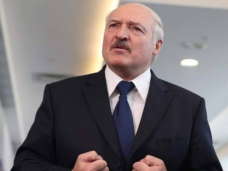 "Опустили руки": Лукашенко обрушился с критикой на больных коронавирусом