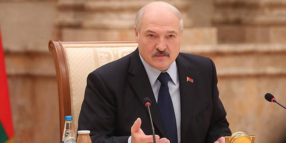 Лукашенко потребовал от болеющих коронавирусом белорусов бороться за свою жизнь