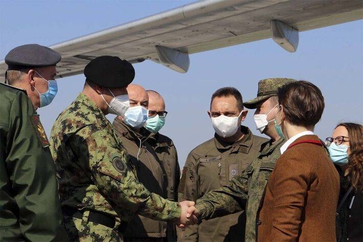 Российские военные медики провели дезинфекцию госпиталей в Сербии