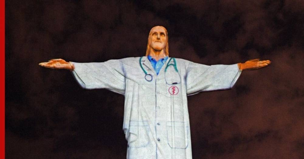 Статую Христа в Бразилии «переодели» в халат врача, чтобы отблагодарить медиков