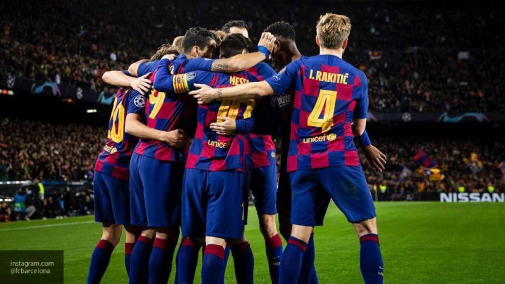 Футбольный клуб "Барселона" находится на грани банкротства