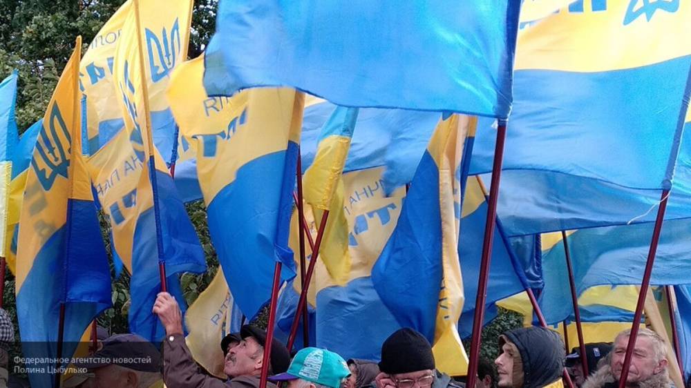 Экс-боевик «АТО» призвал украинцев игнорировать карантин и «охранять улицы от танков РФ»