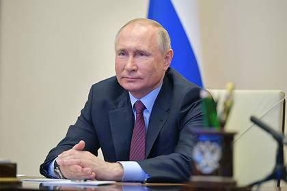 Путин поручил поддержать помогающие гражданам во время эпидемии НКО