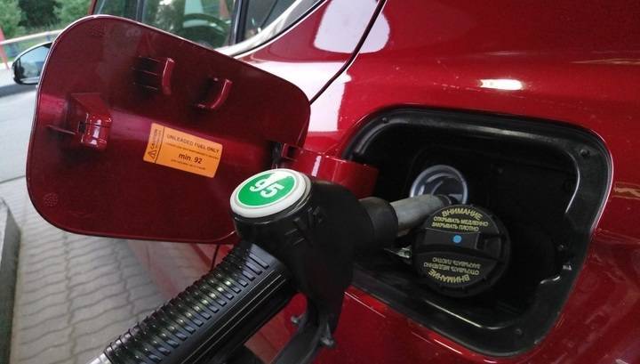 Власти дали прогноз по изменению цен на бензин