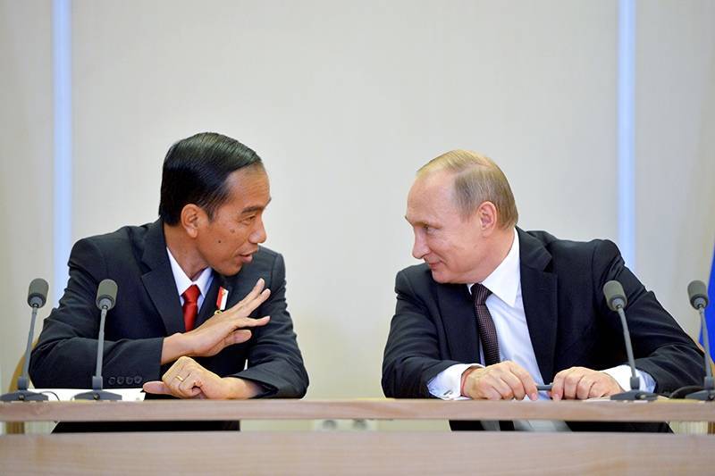 Путин обсудил коронавирус с президентом Индонезии
