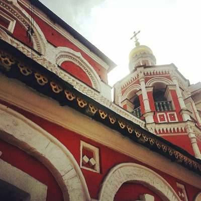 Воскресные праздничные службы в Москве в среднем посетили от десяти до двадцати человек в каждом храме
