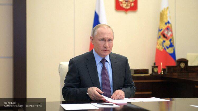 Путин заявил, что необходим постоянный анализ действий по борьбе с коронавирусом
