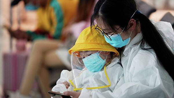 В Китае впервые за месяц выявили больше сотни случаев коронавируса