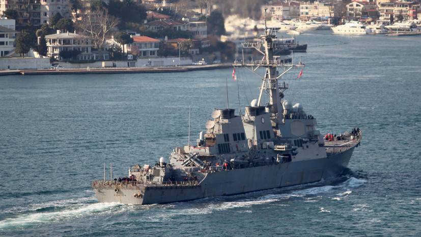 ВМФ России в Чёрном море взял на сопровождение эсминец США