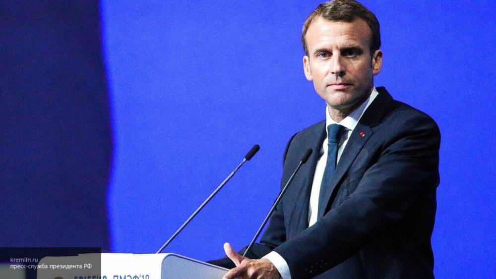 Макрон продлевает карантинный режим во Франции до 11 мая
