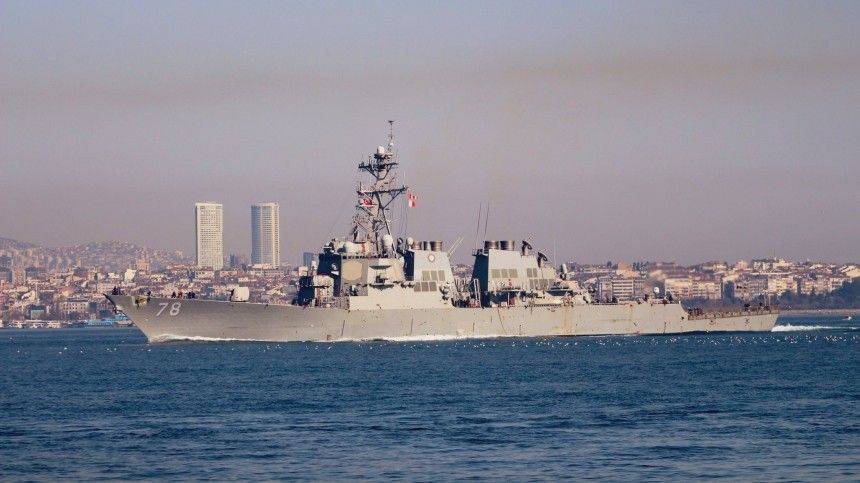 Видео: ракетный эсминец ВМС США вошел в акваторию Черного моря