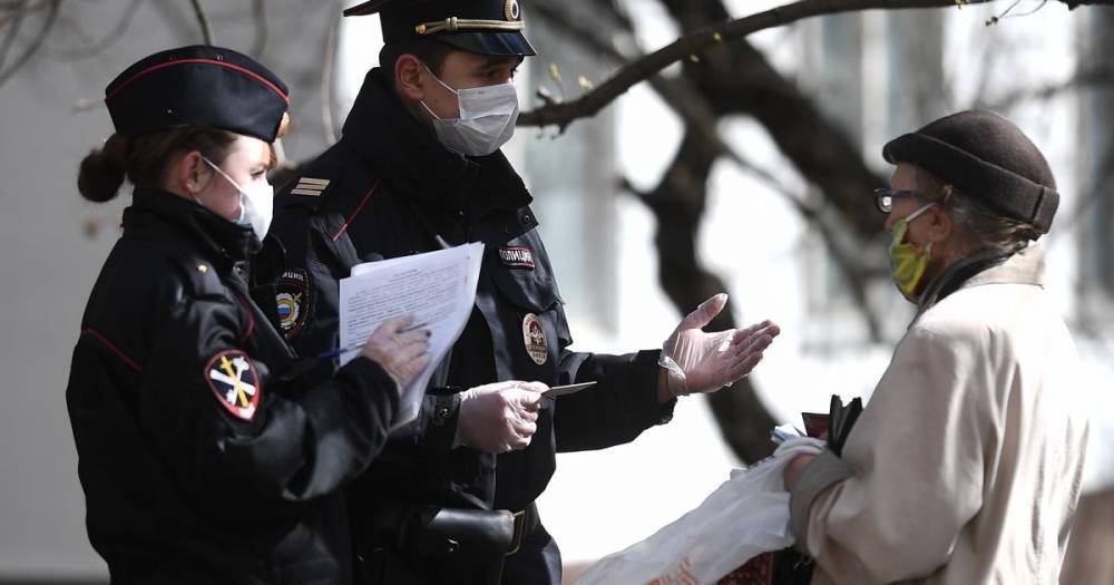 За выходные полиция выявила 5 тысяч нарушающих самоизоляцию москвичей