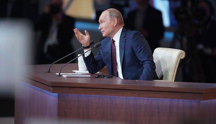 Путин поручил рассмотреть вопрос развития полетов в стратосферу