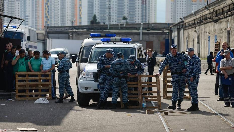 Устроившего стрельбу на петербургской овощебазе задержала полиция
