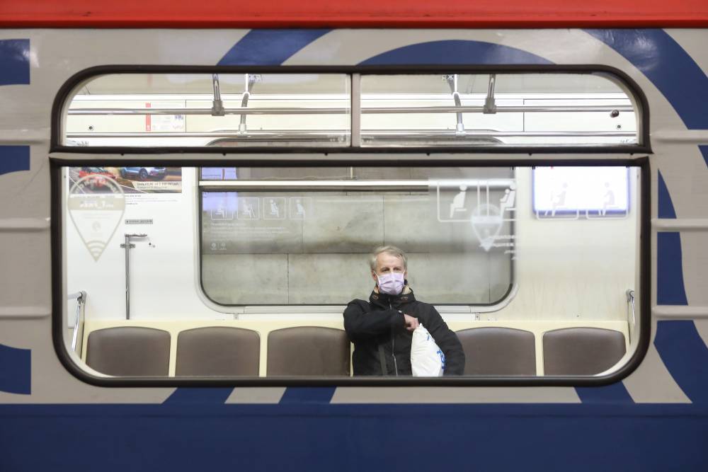 Россиянам объяснили, как уберечь себя от коронавируса в общественном транспорте