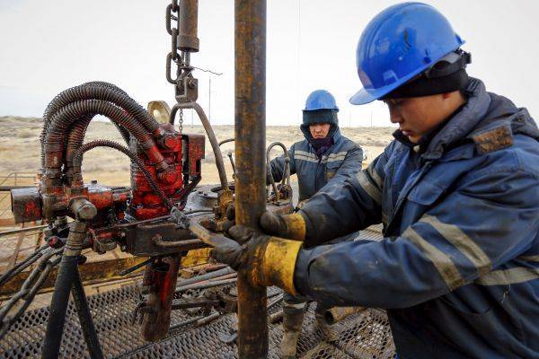 Казахстан сократит добычу нефти на 390 тыс. баррелей в сутки