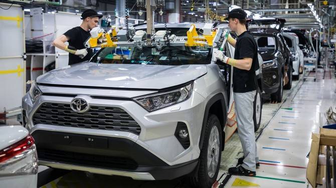 Петербургский завод Toyota планирует возобновить работу в начале мая
