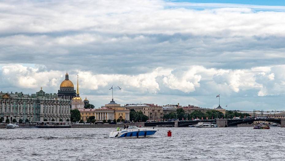 Старт навигации по рекам и каналам Петербурга отложен до мая