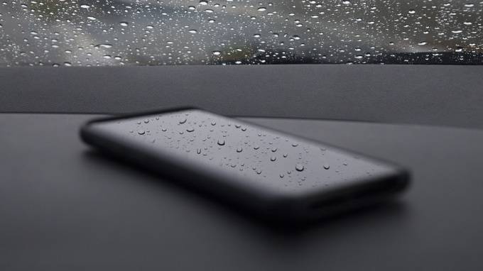 Смартфоны Xiaomi и Redmi могут стать водонепроницаемыми
