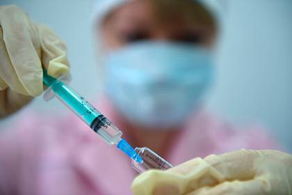 В России назвали сроки начала массового применения вакцины от коронавируса