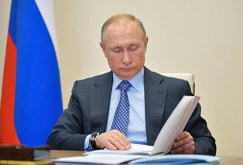 "Требуются экстраординарные меры": Путин высказался о борьбе с коронавирусом