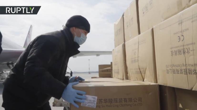 В Екатеринбург доставили 3 млн медицинских масок из Китая — видео