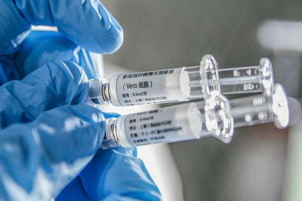 Китай допустил к клиническим испытаниям три вида вакцин против COVID-19