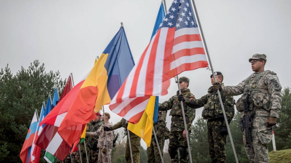 В Латвии проводят военные учения, наплевав на напряженную обстановку из-за пандемии