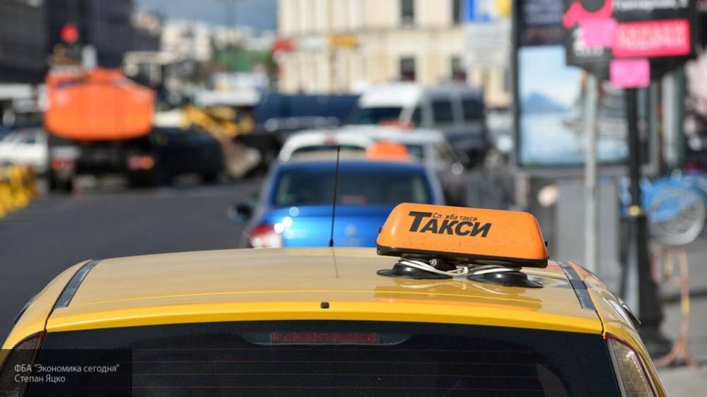 Столичный прокурор предупредил таксомоторные компании о проверке пропусков у клиентов