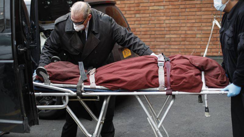 Законодатели от Нью-Йорка просят оказать федеральную помощь для погребения умерших от COVID-19