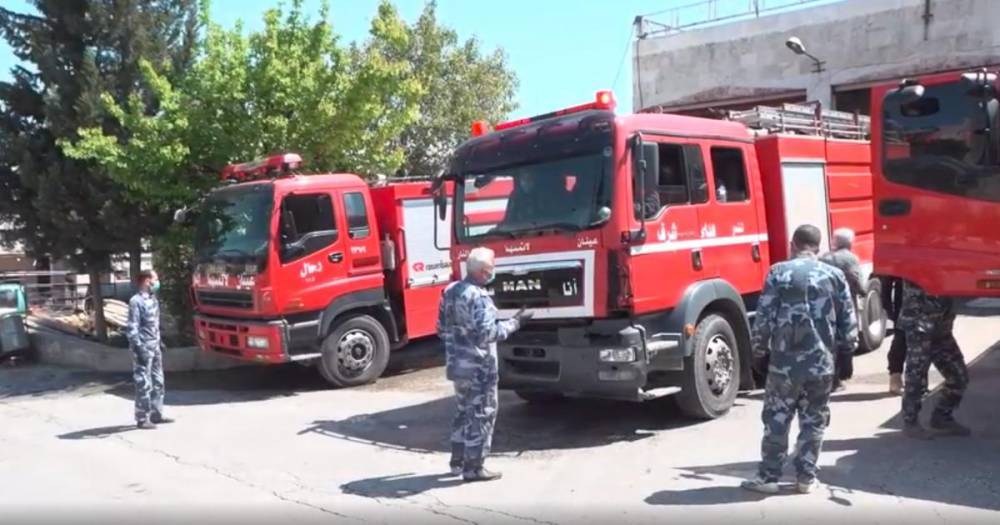 Пожарные ведут борьбу с коронавирусом в Сирии