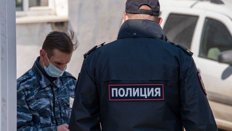 В Крыму мужчина "получил" пулю в ногу за попытку зарезать полицейского