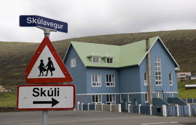 Школы в Дании начали открывать после месяца карантина