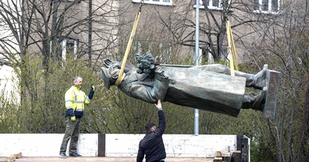 Зачем на самом деле власти Праги снесли памятник Коневу