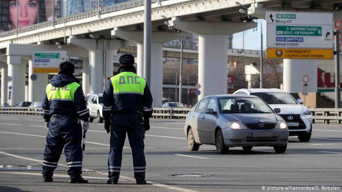 В Москве выписали первые штрафы за перемещение на транспорте без спецпропусков