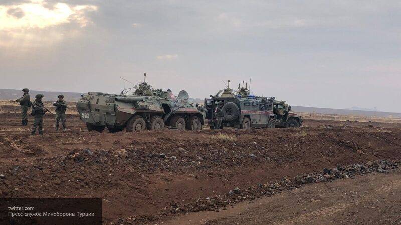 Россия и Турция приступили к четвертому патрулированию трассы М-4 в Сирии
