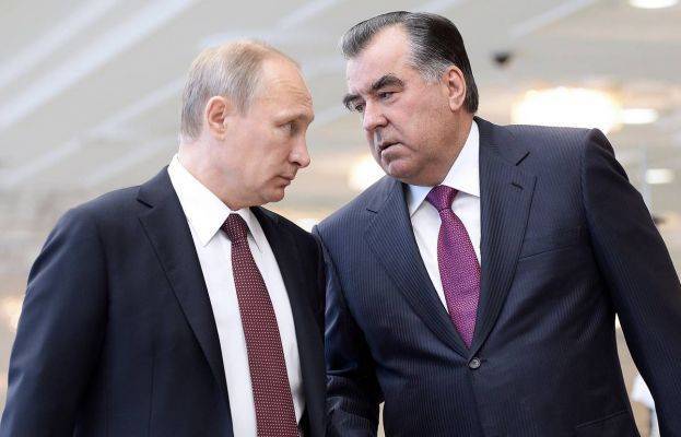 Президент Таджикистана поблагодарил Путина за гуманитарную помощь