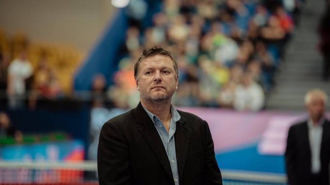 Бывший теннисист Евгений Кафельников не согласен с мнением признать "Зенит" досрочным чемпионом России