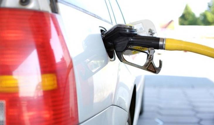 Цены на бензин перешли к снижению