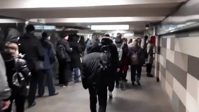 В Кремле отреагировали на очереди в московском метро словами "это плохо"