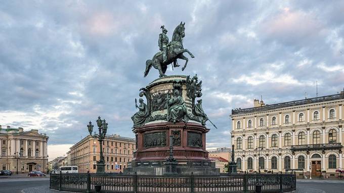 На продолжение реставрации памятника Николаю I выделяется 31,7 млн рублей