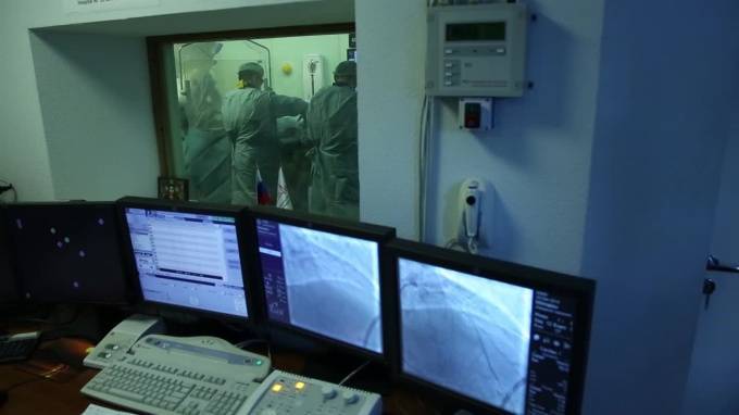 Петербург получил в дар медицинское оборудование на 700 миллионов рублей