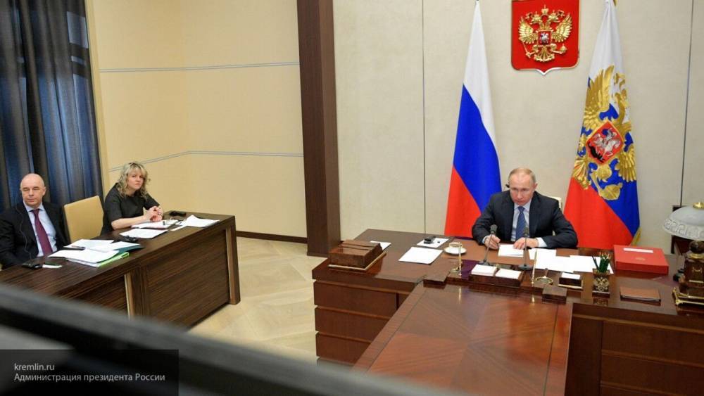 Путин поручил кабмину представить новый список системообразующих предприятий