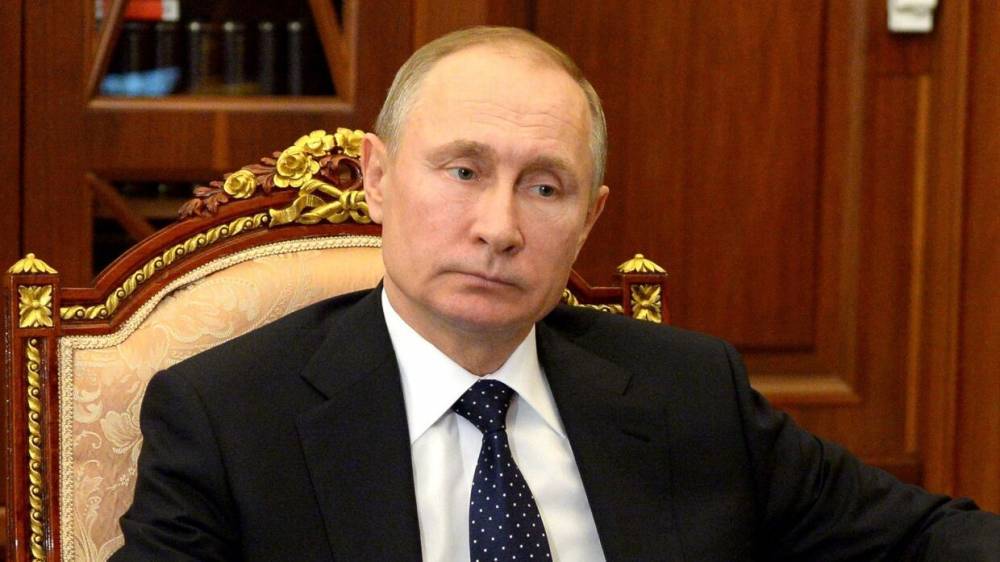 Путин призвал отправить 200 млрд рублей на обеспечение сбалансированности бюджета регионов