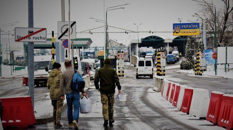 Киевские СМИ поведали, почему закрывается «польская лавочка» для украинцев