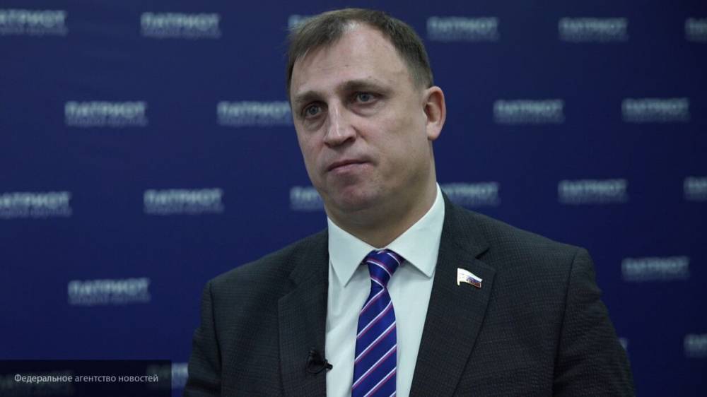 Депутат Вострецов предложил бесплатно раздавать продукты нуждающимся