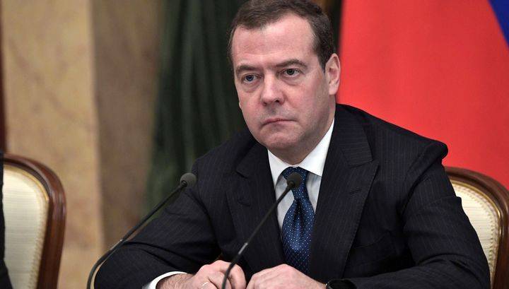Дмитрий Медведев: российским предпринимателям необходимо помочь