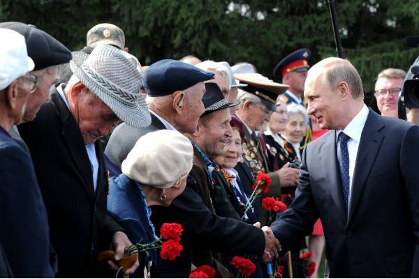 Кремль откликнулся на просьбу ветеранов перенести парад Победы