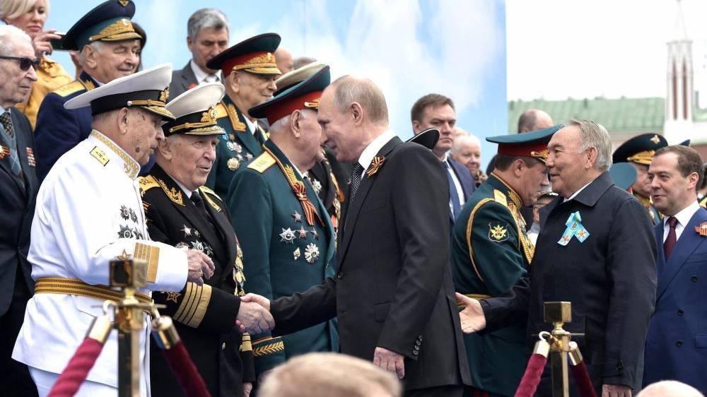 Путин рассмотрит обращение ветеранских организаций о переносе парада Победы