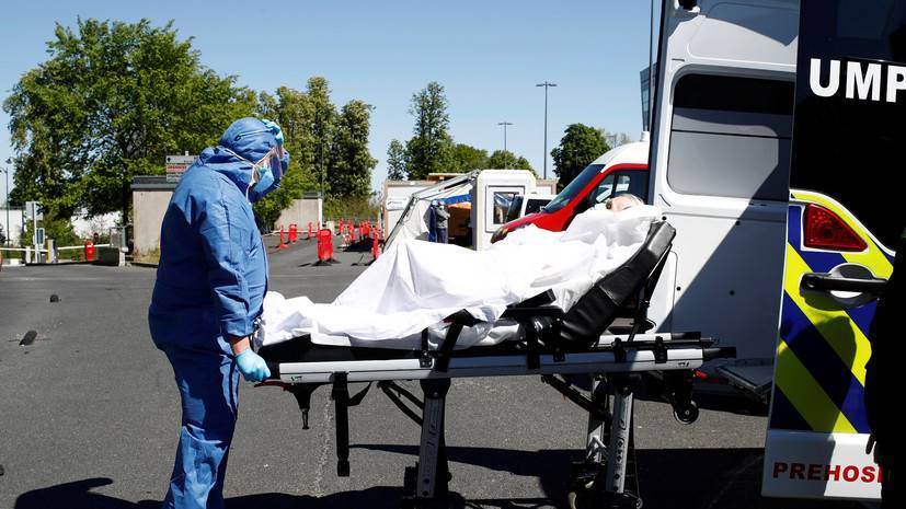 Число жертв коронавируса во Франции превысило 17 тысяч